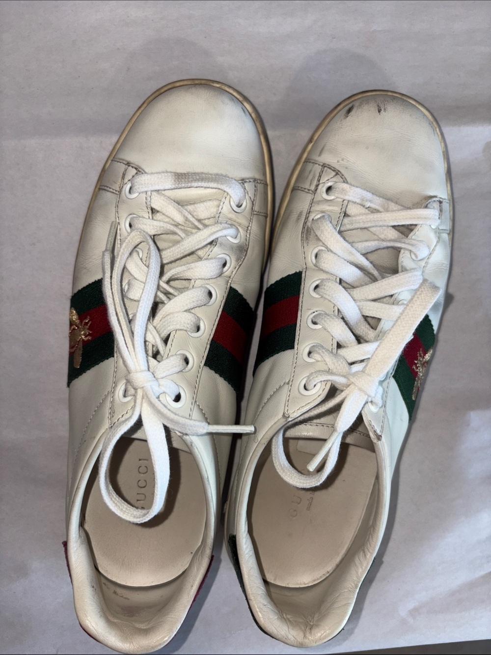 Authentic Leather Gucci Sneakers with Green & Red Accents plus Gold 🐝Embroidery - Picture 6 of 8